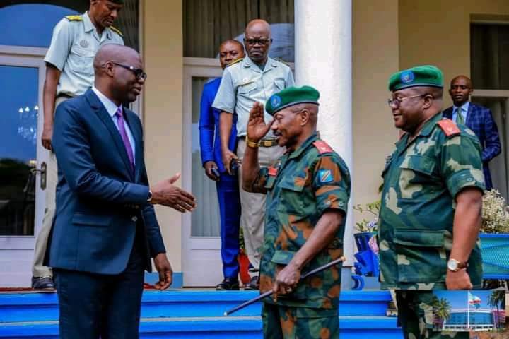  Haut Katanga : Le Général de Brigade Eddy Kapend reçu par le Gouverneur Jeacques Kyabula.