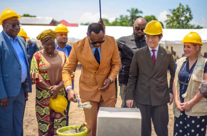  EPST: Tony Mwaba donne le coup d’envoi des travaux de construction des 10 nouvelles écoles , et deux salles polyvalentes à Kinshasa